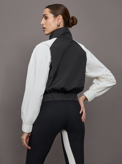 Carbon38 | Colorblock Windbreaker - Black / Cloud Dancer