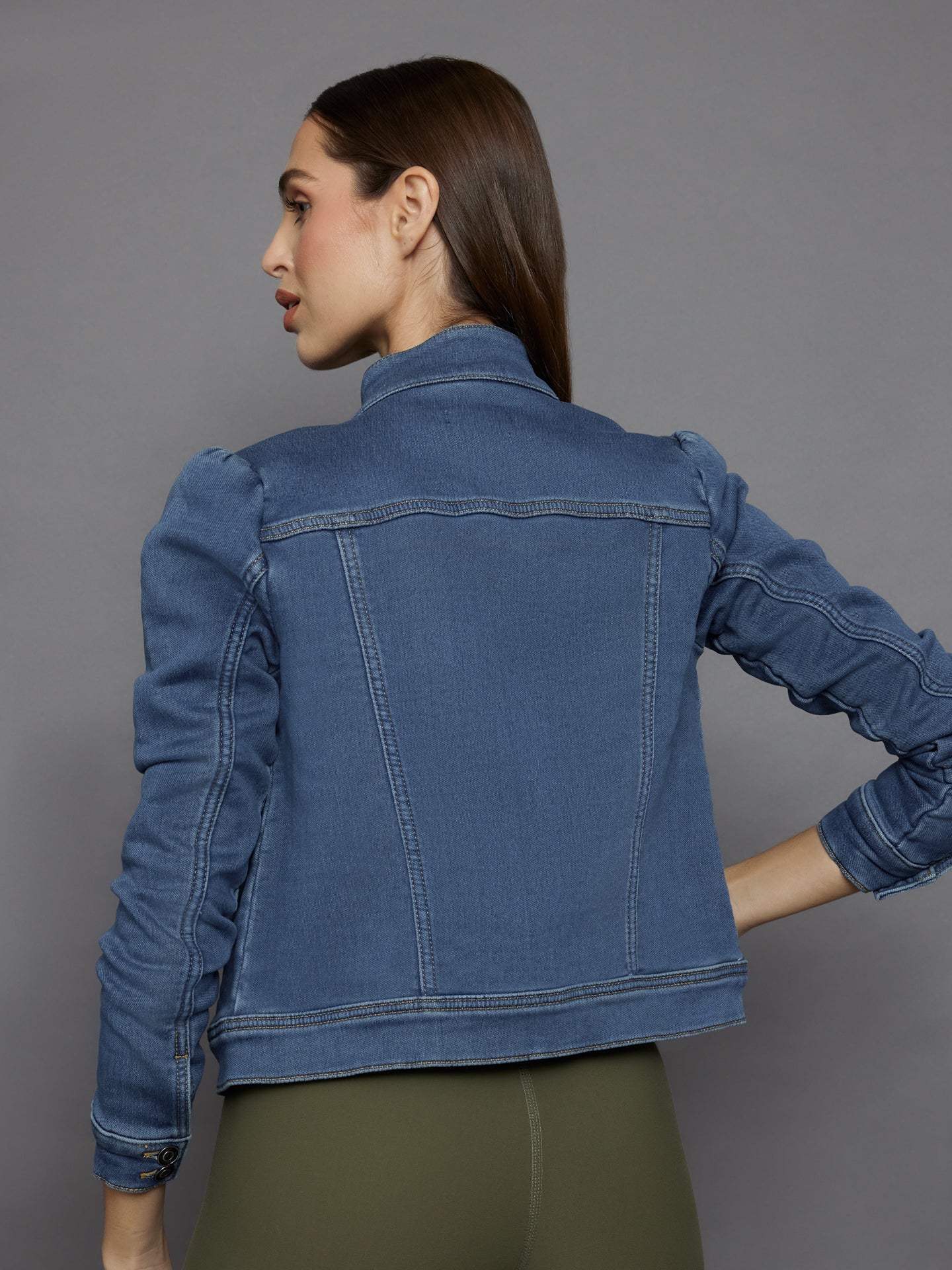 Carbon38 | Tailored Denim Jacket - Medium Wash