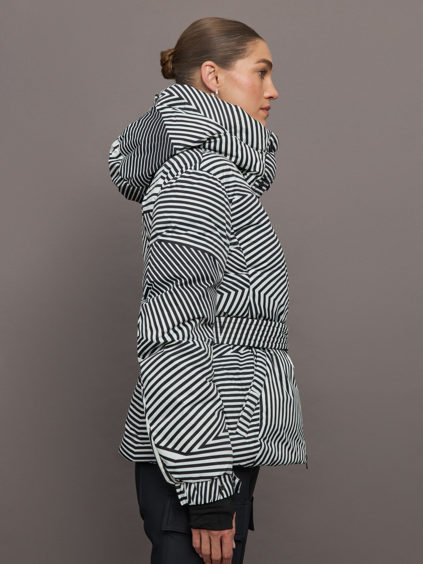 Carbon38 | Candice Ski Parka - Warped Star Print Black/Snow White