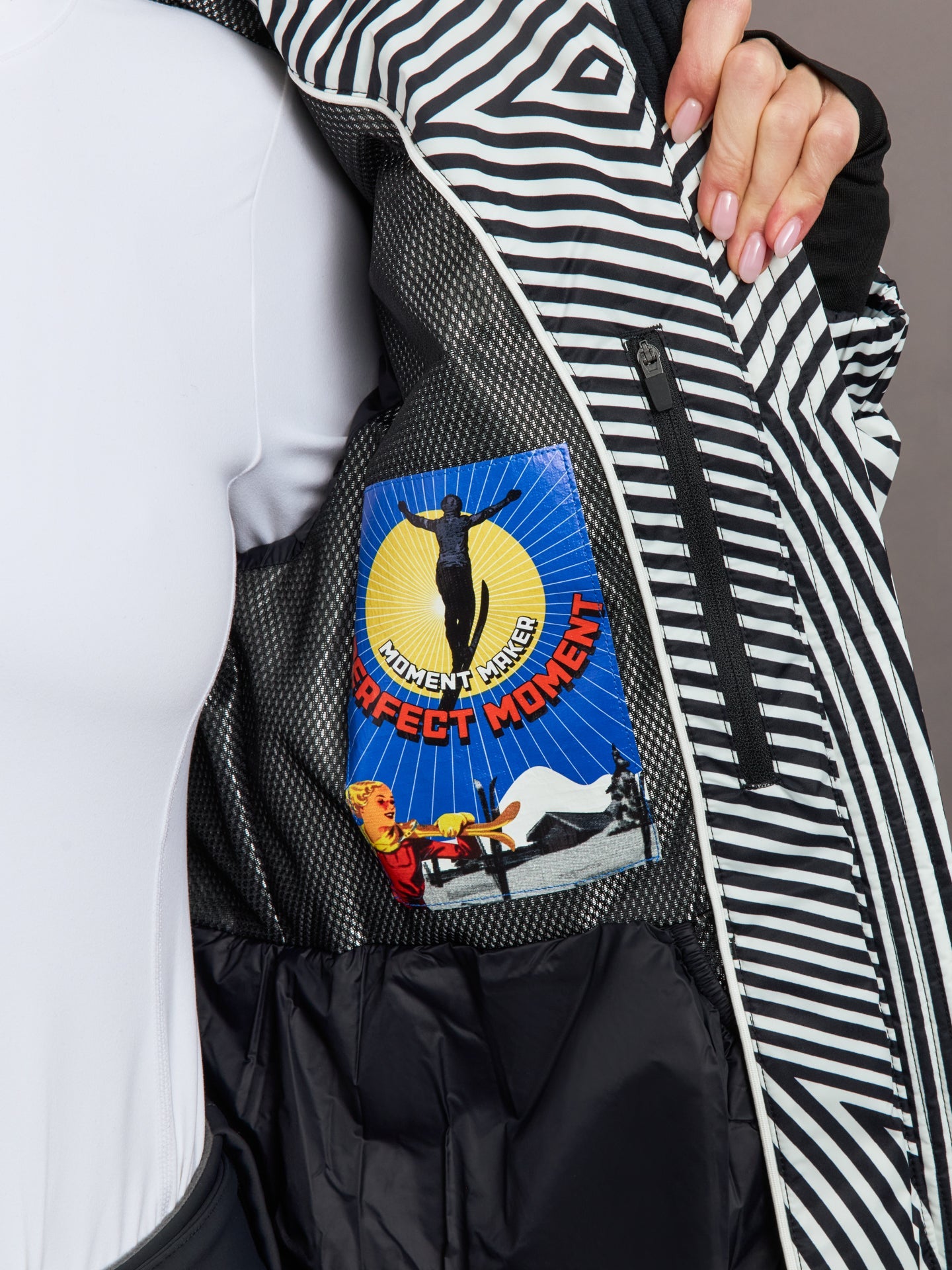 Carbon38 | Candice Ski Parka - Warped Star Print Black/Snow White