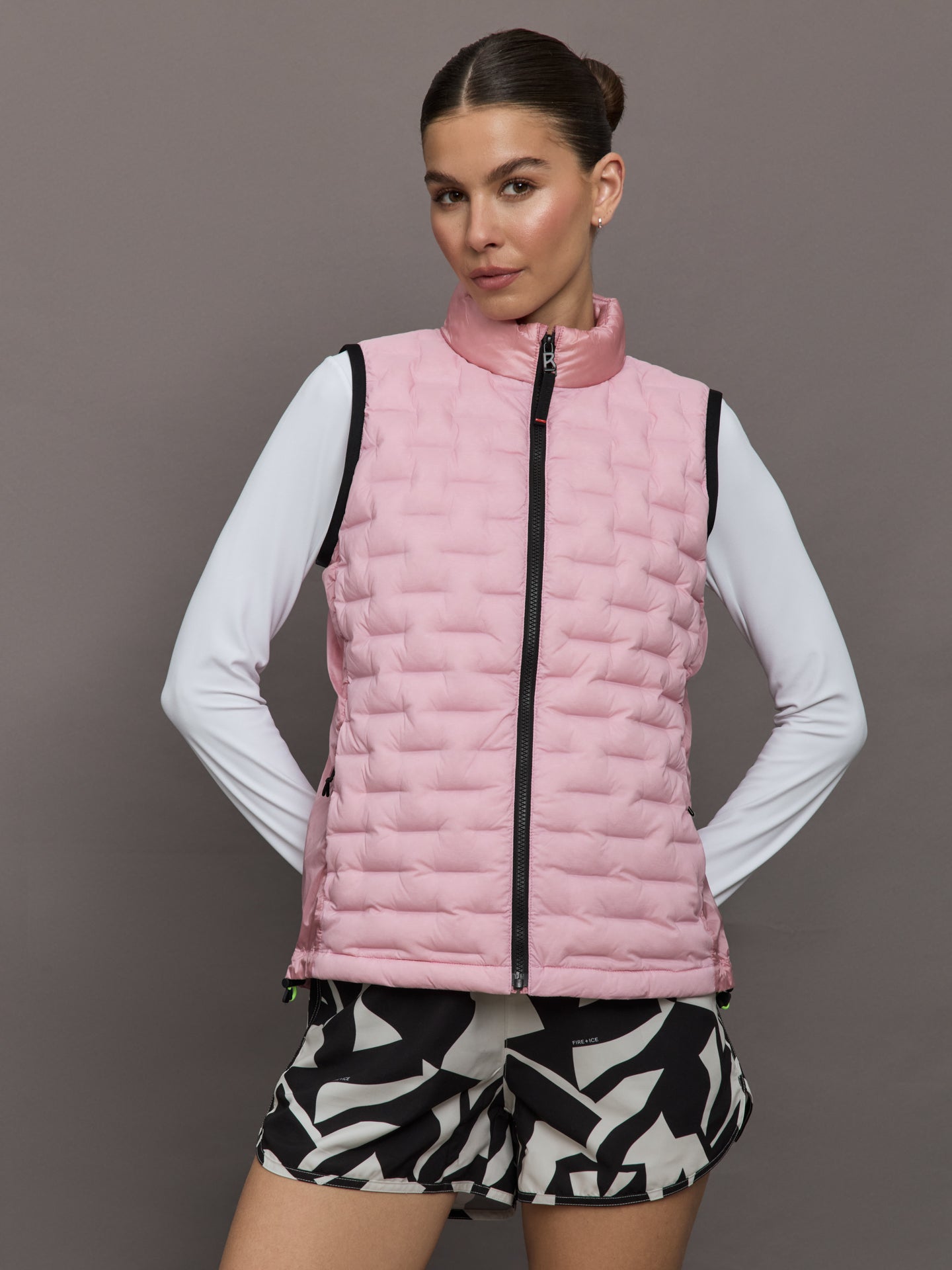 Carbon38 | Fenja Lightweight Vest - Cameo Pink