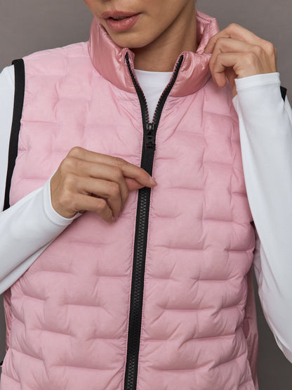 Carbon38 | Fenja Lightweight Vest - Cameo Pink
