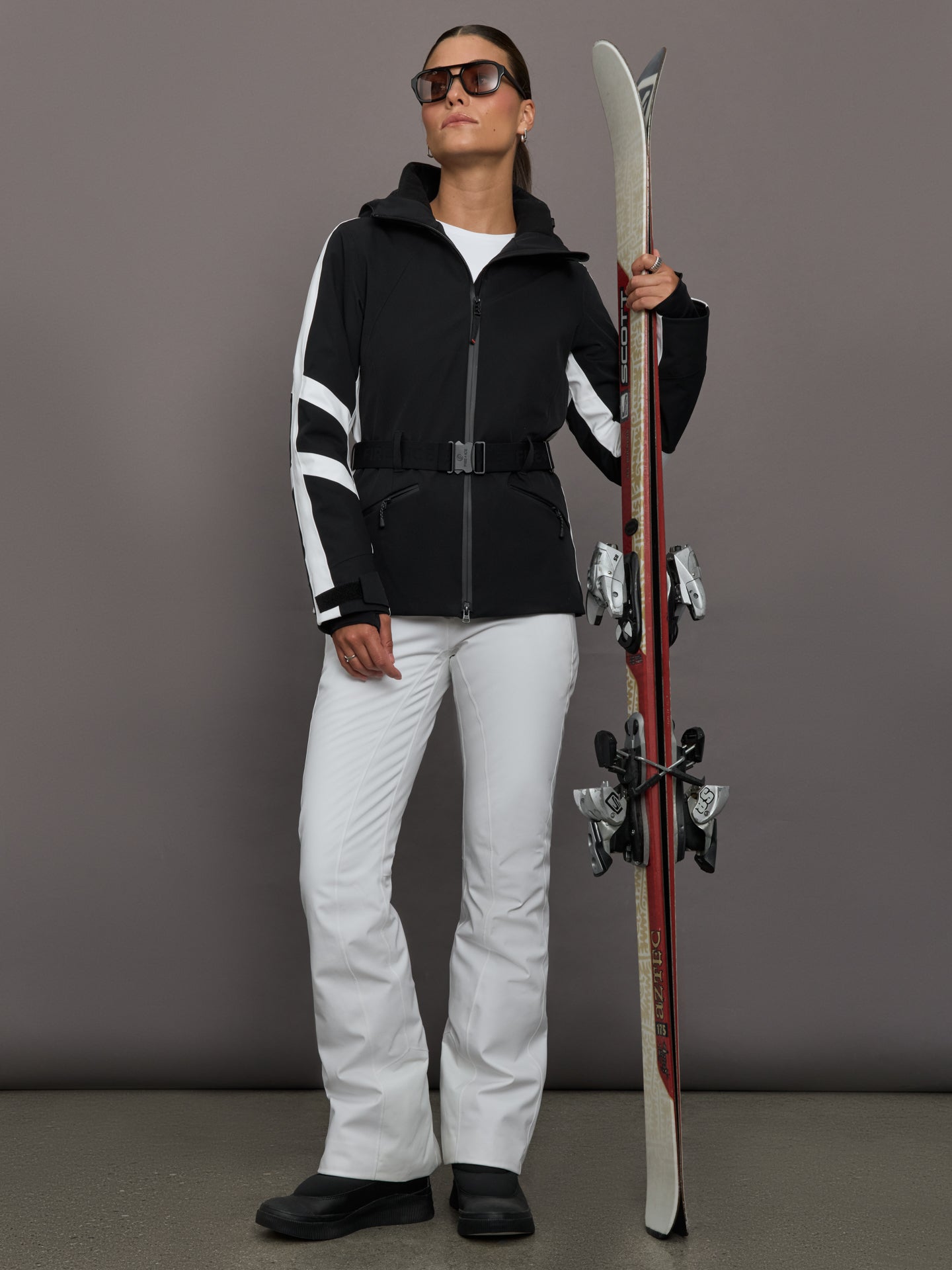 Carbon38 | MOIA2-T - Black