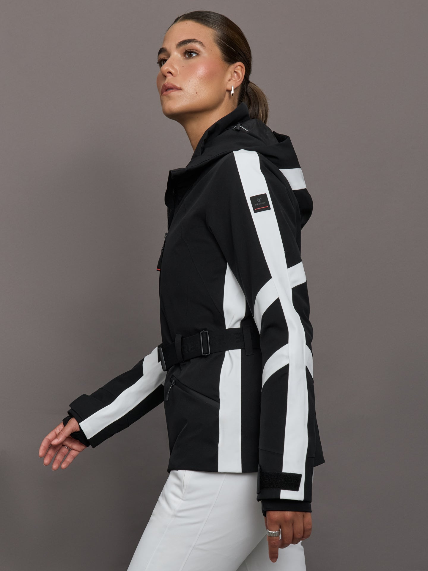 Carbon38 | MOIA2-T - Black
