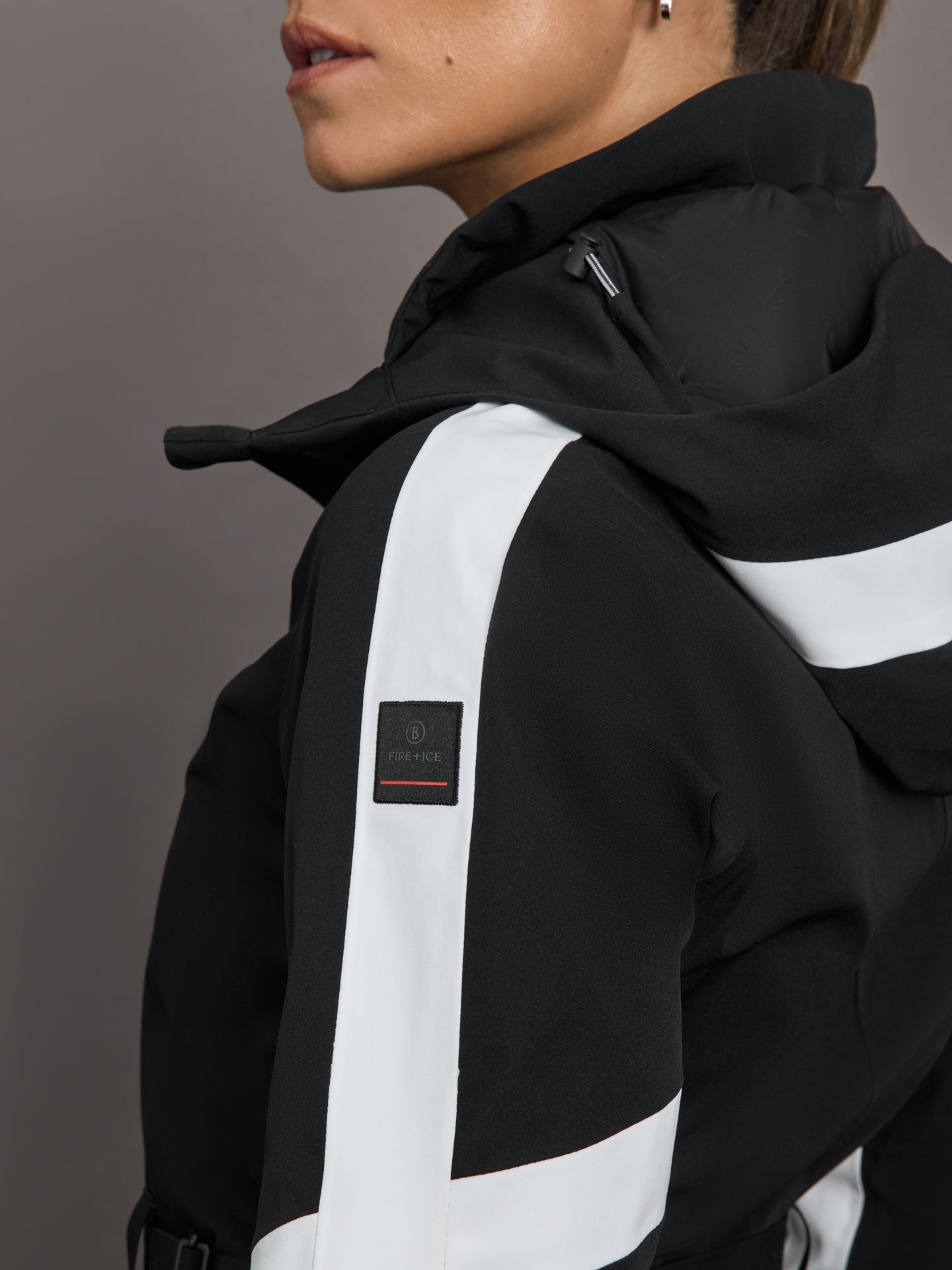 Carbon38 | MOIA2-T - Black